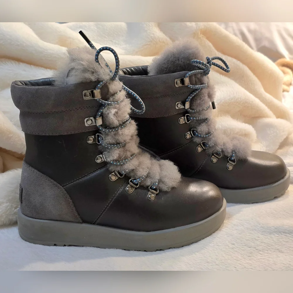 Ugg Women's Viki Waterproof Boots - Picture 1 of 8